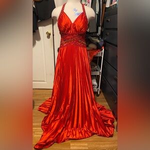 Pre-Owned, Women’s Size 12 LARA DESIGN Red Evening Gown W/ Pleated Skirt